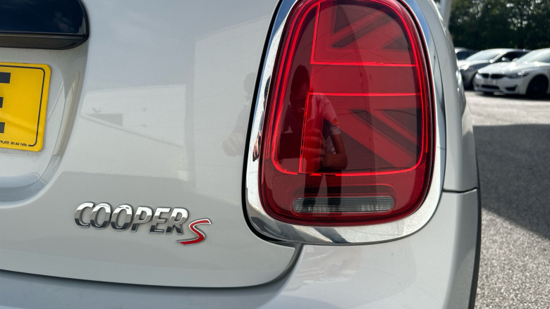 MINI Hatchback 2.0 Cooper S Classic 5dr Auto Petrol Hatchback